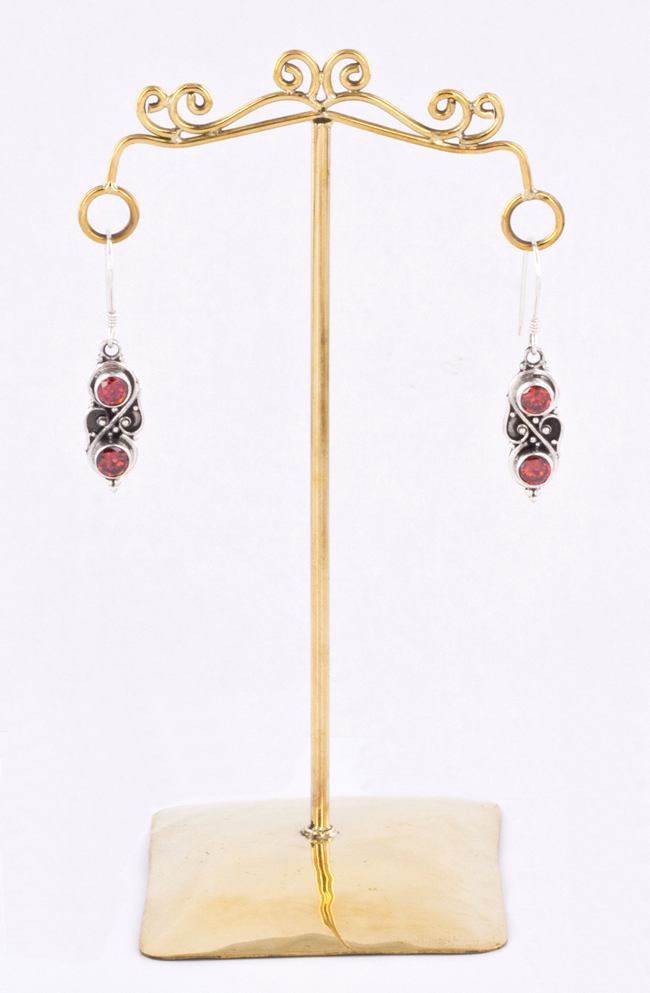 Simple Filigree Bronze Jewelry Display #3