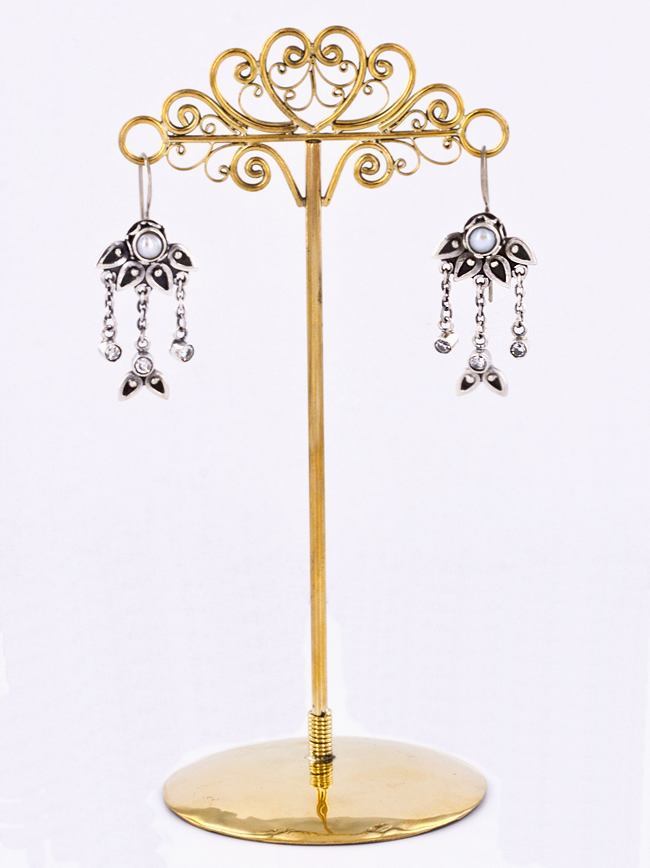 Filigree Heart Bronze Jewelry Display
