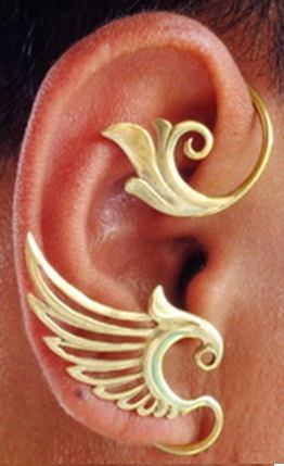 Polished Brass Seraph’s Wing Ear Wrap – Detail