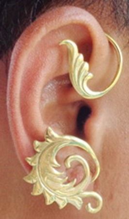 Polished Brass Filigree Leaf Ear Wrap – Detail
