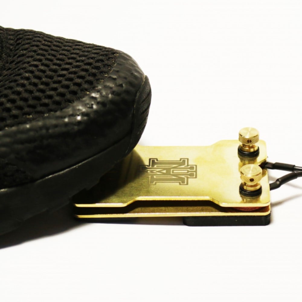 HM 2-Plate Brass Footswitch — Small (Detail)