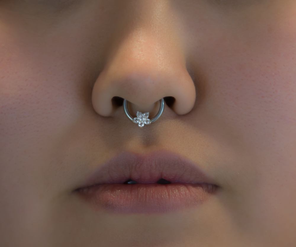 8g Titanium 4mm-6mm Captive Bar with Internal 1.2mm Threading Insert Model